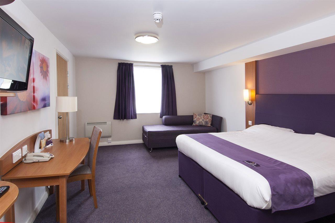 Syresham Premier Inn Premier Inn Silverstone מראה חיצוני תמונה